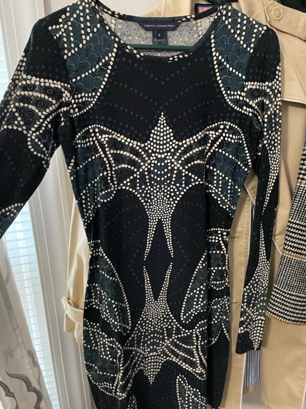 Sz 6 - French Connection Navy and Teal Dot-Patterned Top